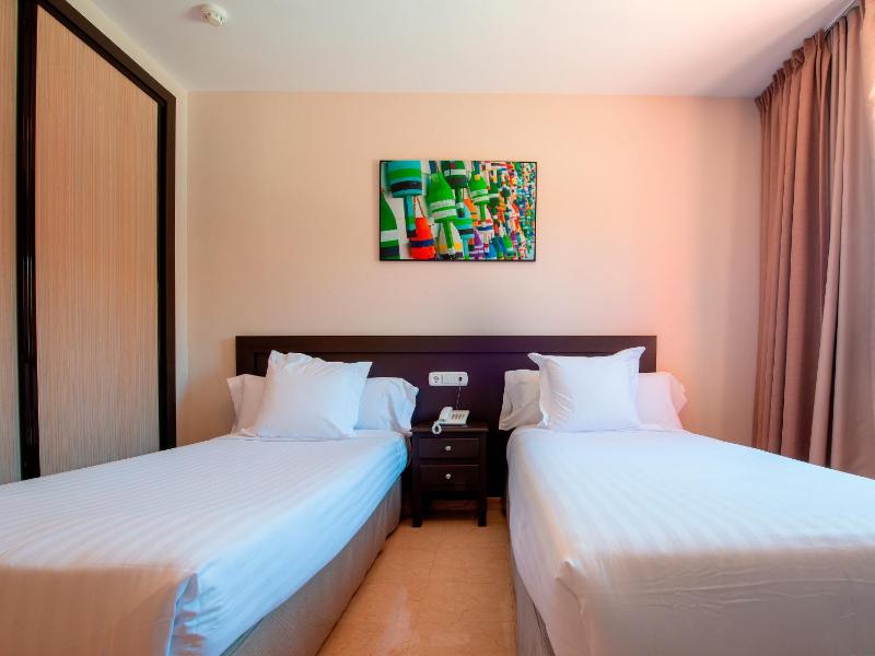 Twin Room image 1