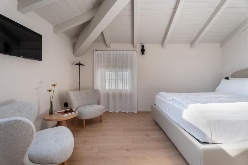Double Room - Attic image 4