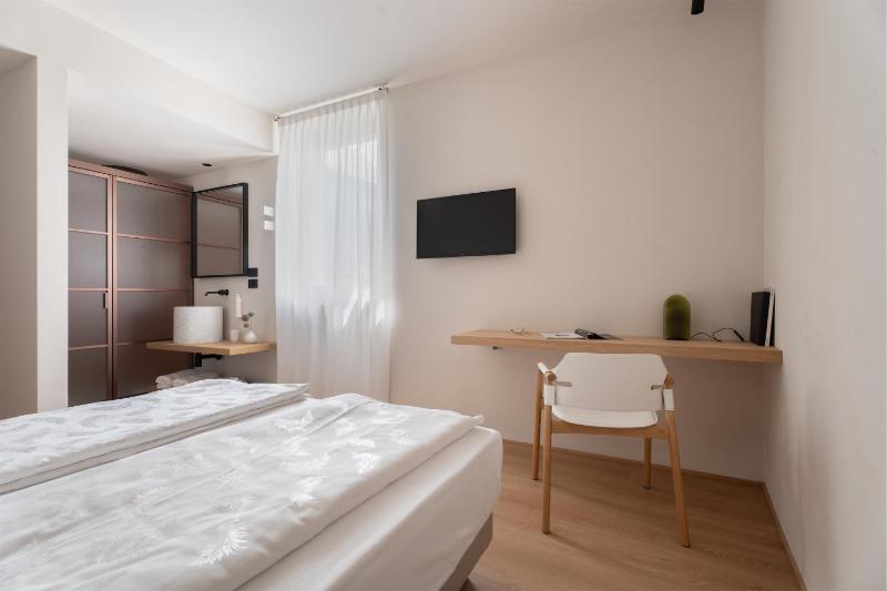 Superior Double Room image 1
