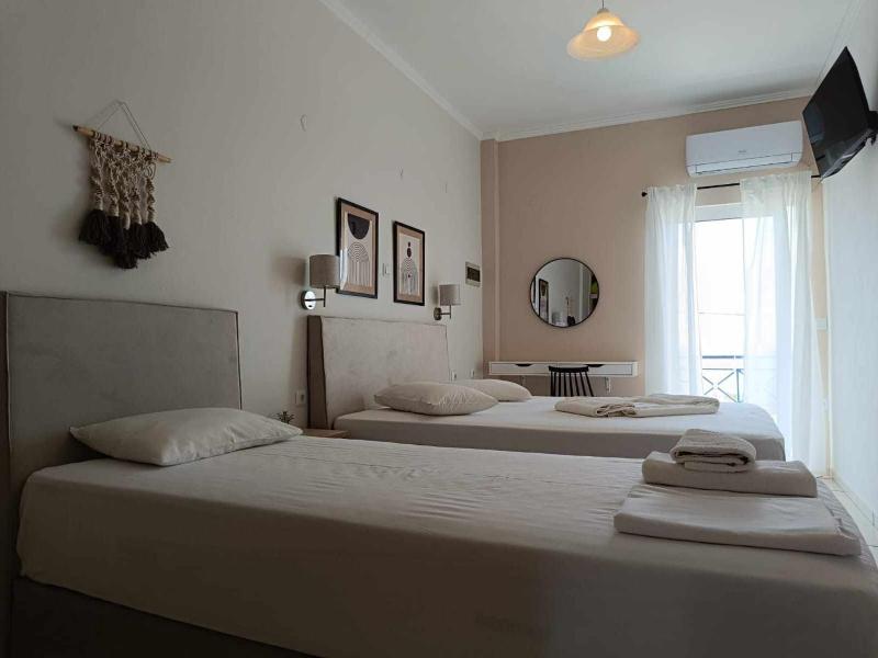 Apartment with Sea View (3 Adults) image 4