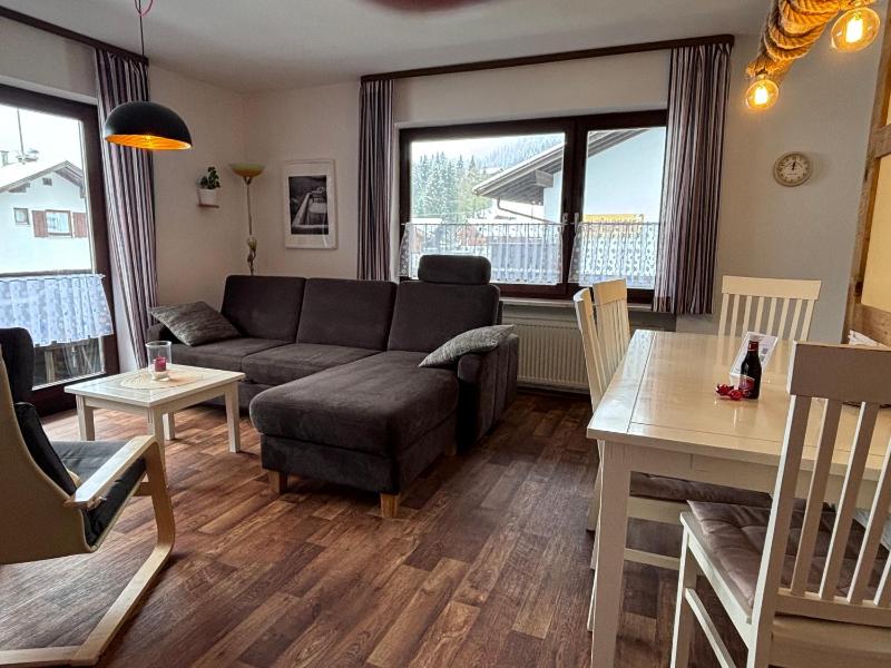 Apartment with Mountain View image 1