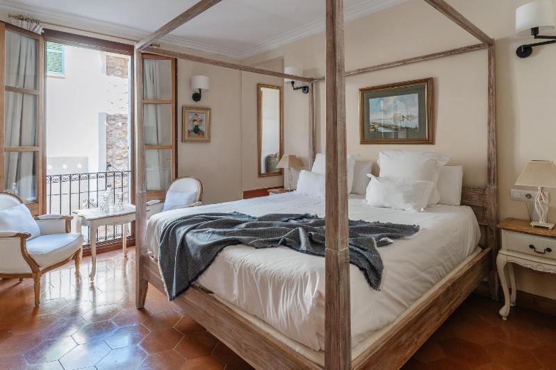 Superior Double Room image 3