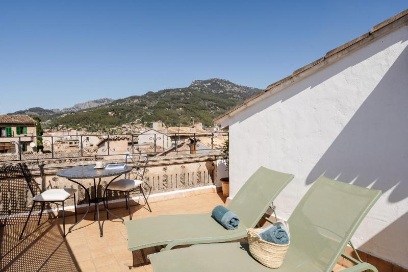 Double Room with Terrace image 3