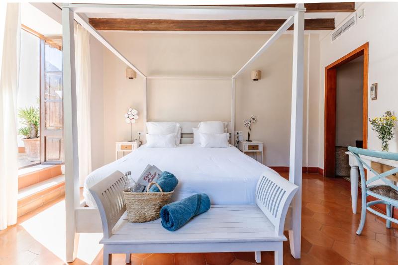 Superior Double Room with Terrace image 3