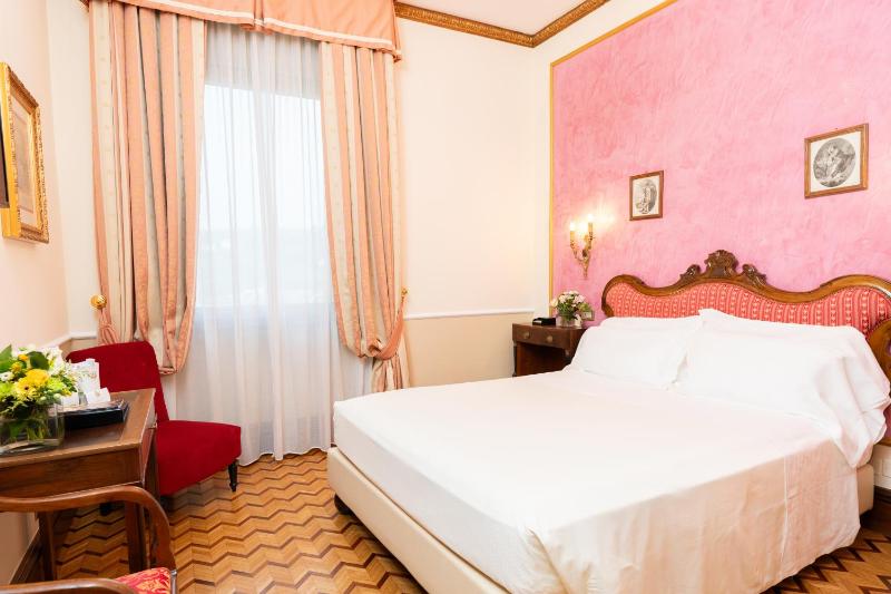 Standard Double Room image 1