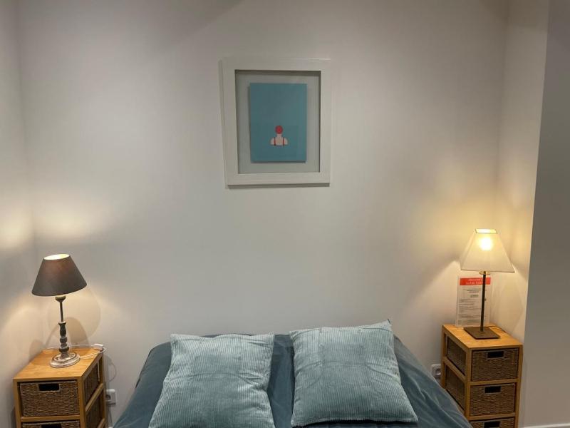 Economy Room image 1
