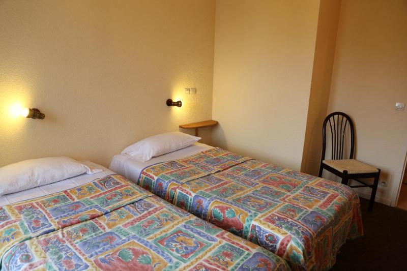 Apartment with Queen Bed image 2