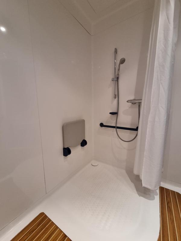 King Room - Disability Access image 2