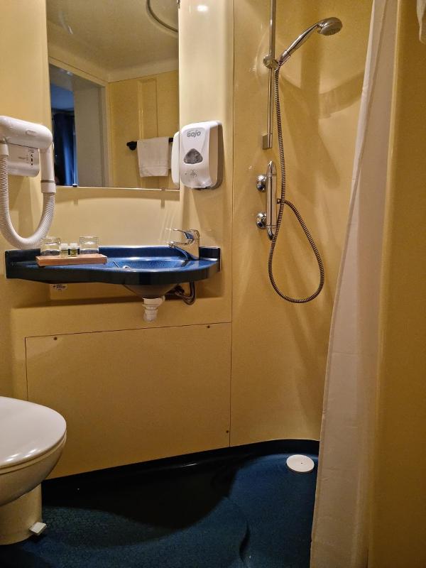 Single Room image 2