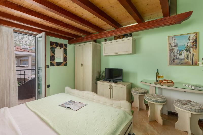 Duplex Studio with Terrace and Sea View image 4