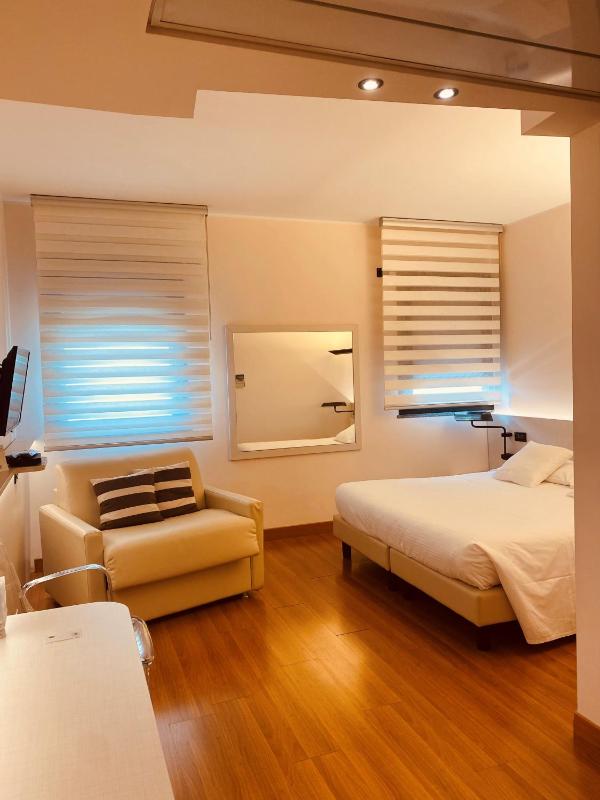 Superior King Room image 2