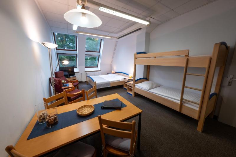 Standard Quadruple Room image 1