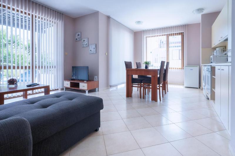 Sunrise Apartments - image 16