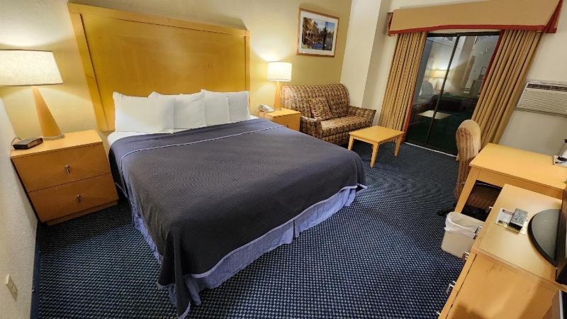 King Room  with Pool Access image 3