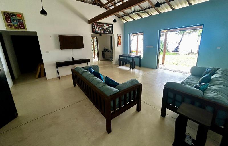 Namaskara by the Beach - Tropical Beachfront Villa Retreat - image 9