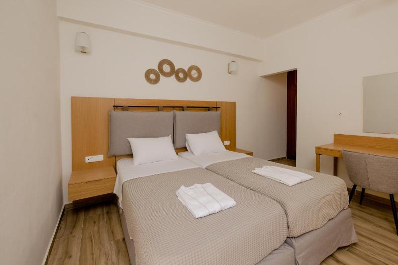 Twin Room image 1