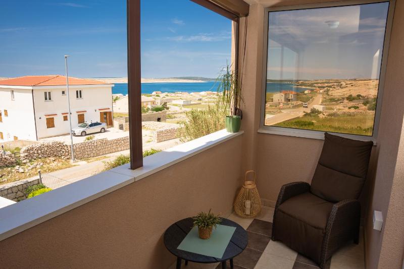 Quadruple Room with Balcony and Sea View image 3