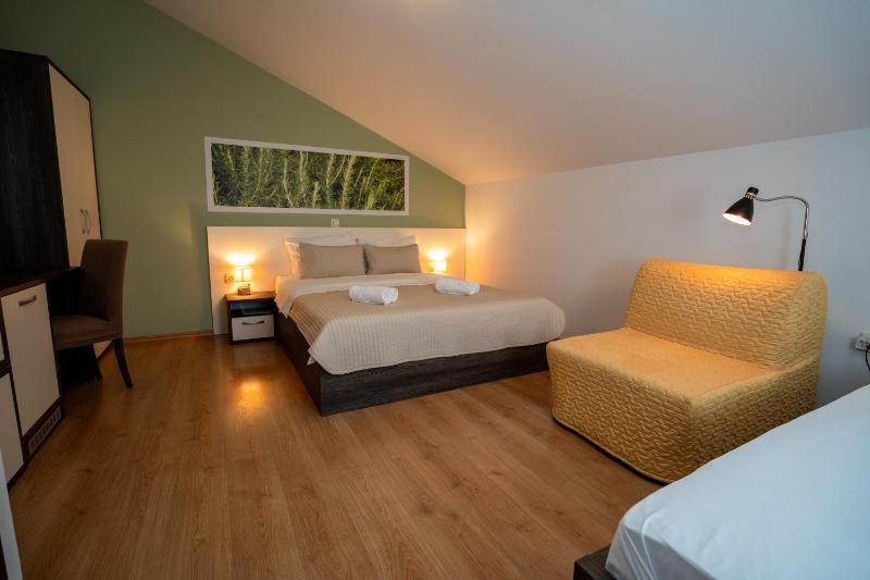 Triple Room with Balcony image 1