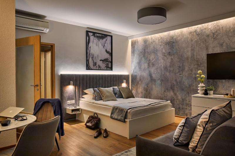 Deluxe Studio image 4