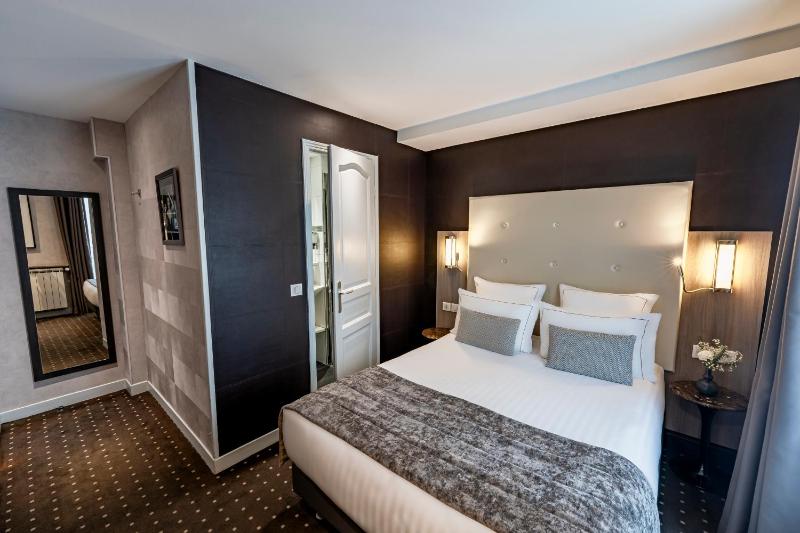 Classic Double Room image 1