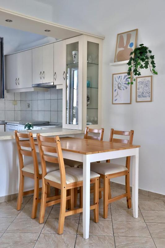 Two-Bedroom Apartment with Sea View image 3