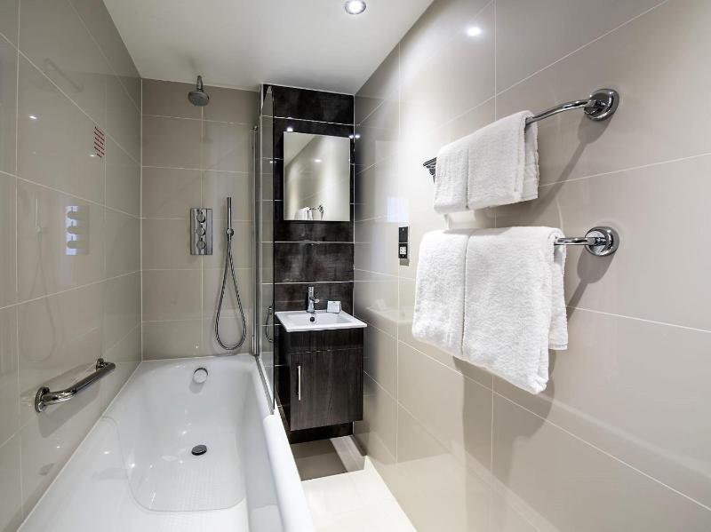 Premium Room with Two Single Beds image 1