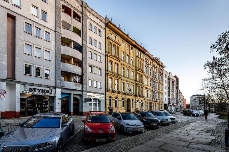 Nowoczesny Apartament przy Rynku we Wrocławiu by Rent like home - image 16