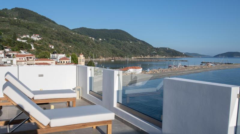 Flisvos Beachfront Apartments - image 31