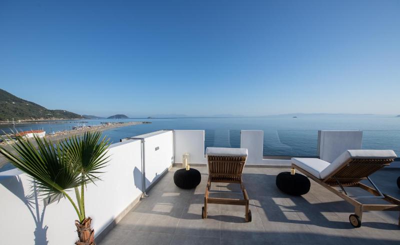 Flisvos Beachfront Apartments - image 7