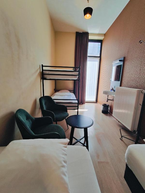 Quadruple Room with Shared Bathroom image 1
