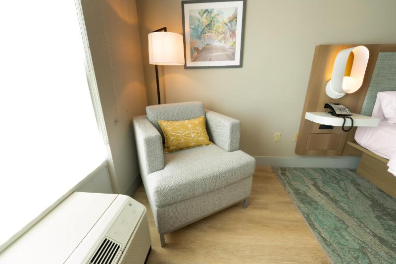 King Room image 3