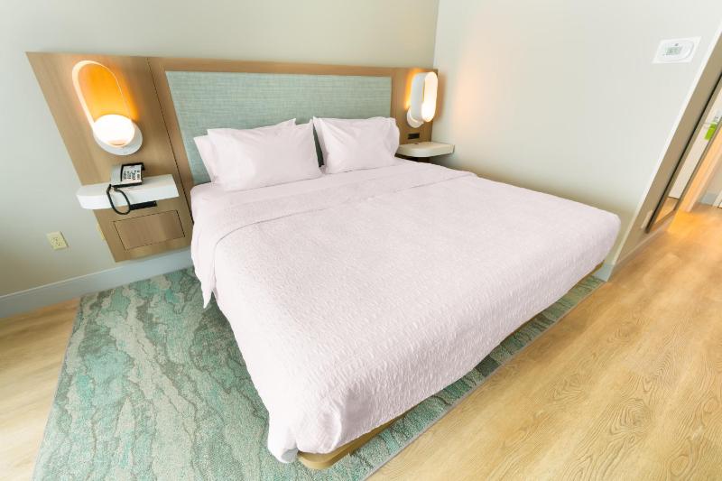 King Room image 4