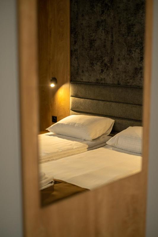 Economy Double Room image 3