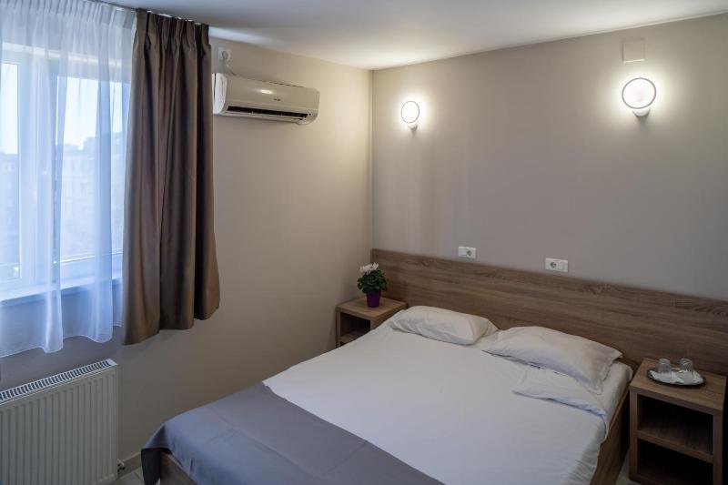 Standard Double Room image 1
