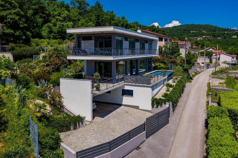 Luxury Villa The View in Opatija - for 12 people with incredible sea view & wellness - image 27