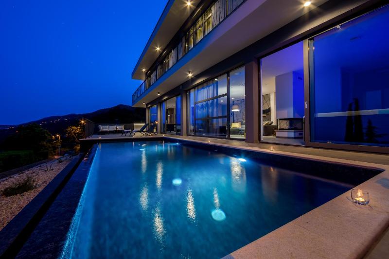 Luxury Villa The View in Opatija - for 12 people with incredible sea view & wellness - image 26