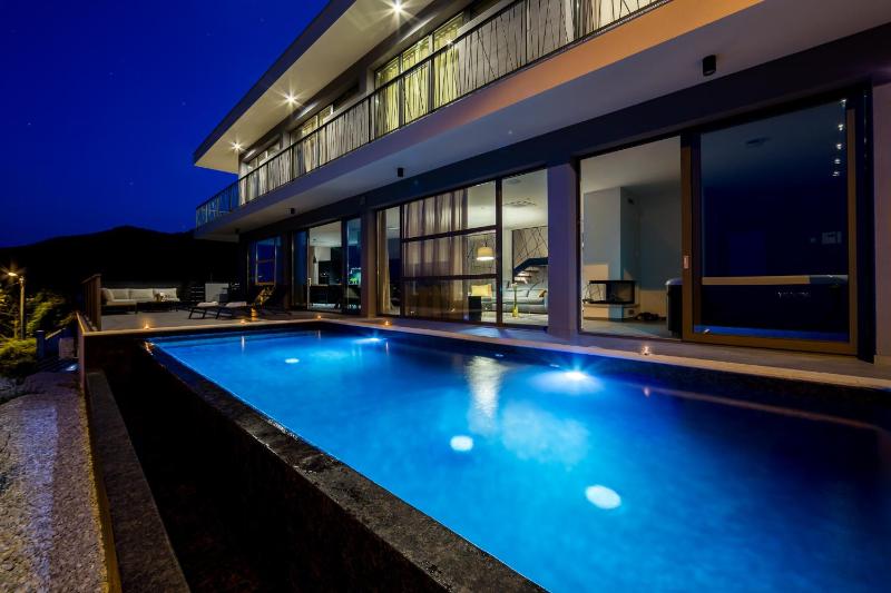 Luxury Villa The View in Opatija - for 12 people with incredible sea view & wellness - image 30
