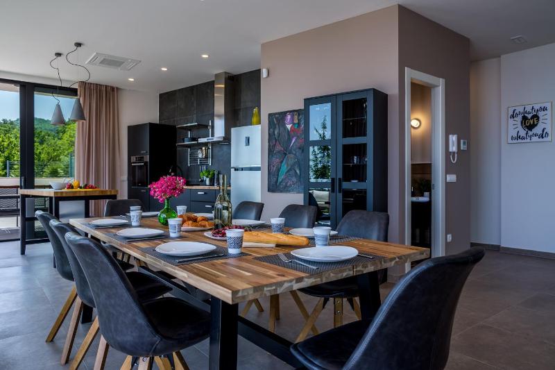Luxury Villa The View in Opatija - for 12 people with incredible sea view & wellness - image 32