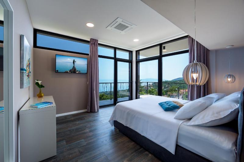 Luxury Villa The View in Opatija - for 12 people with incredible sea view & wellness - image 34