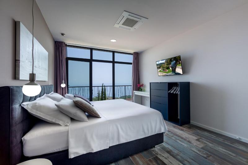 Luxury Villa The View in Opatija - for 12 people with incredible sea view & wellness - image 38
