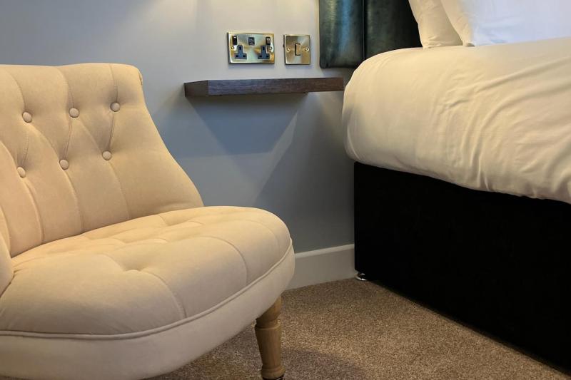 Double Room image 3