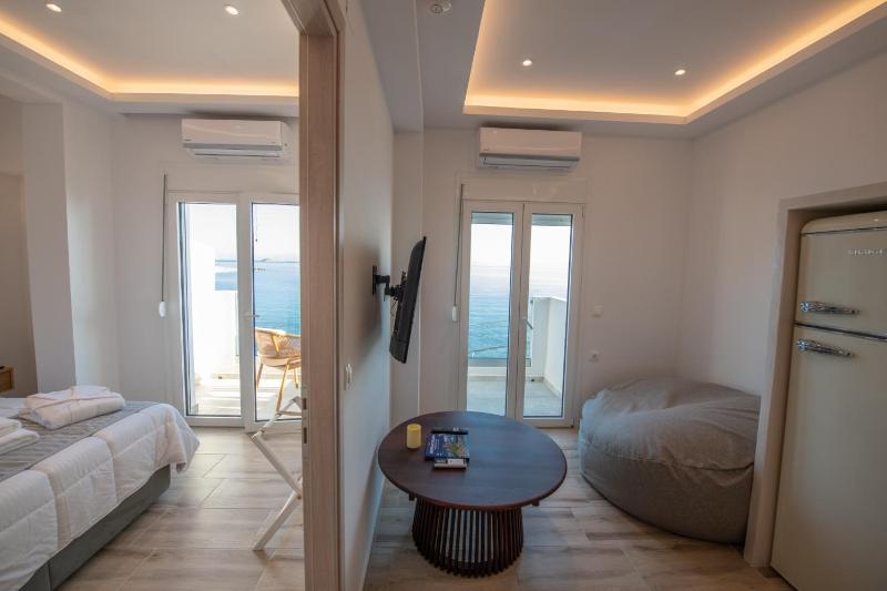 Flisvos Beachfront Apartments - image 13