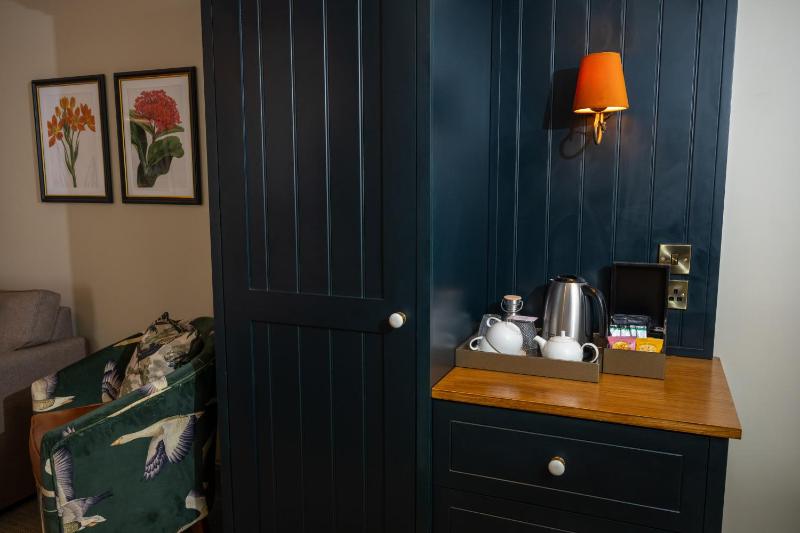 Deluxe Double Room (2 Adults + 1 Child) image 3