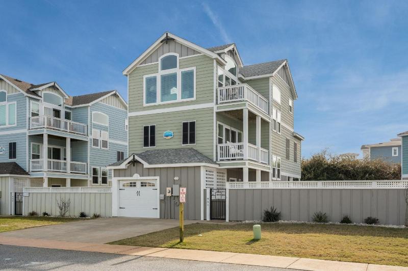 CB26 TJ's Beach Bungalow - image 1
