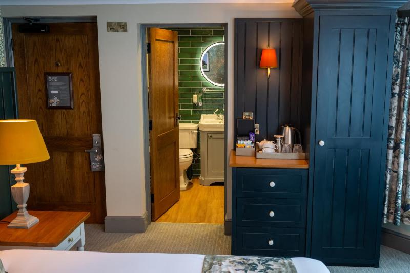 Deluxe Double Room image 2