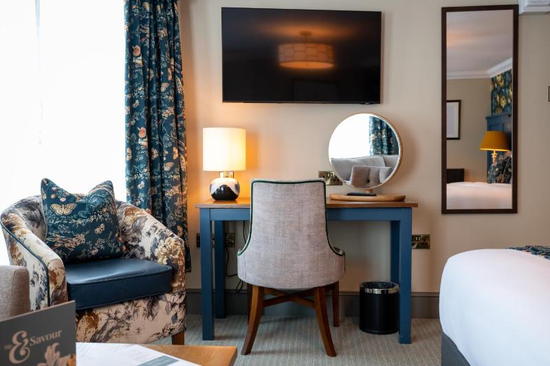 Superior Double Room image 3