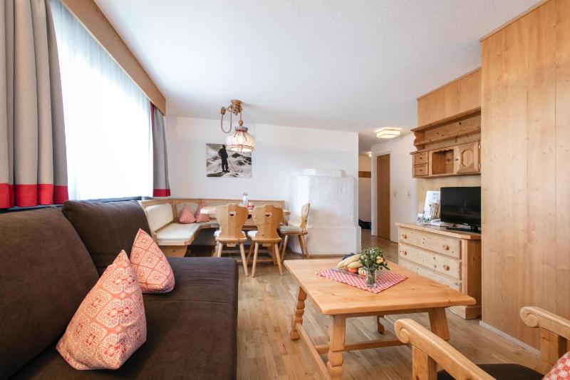 Junior Suite with Balcony image 4