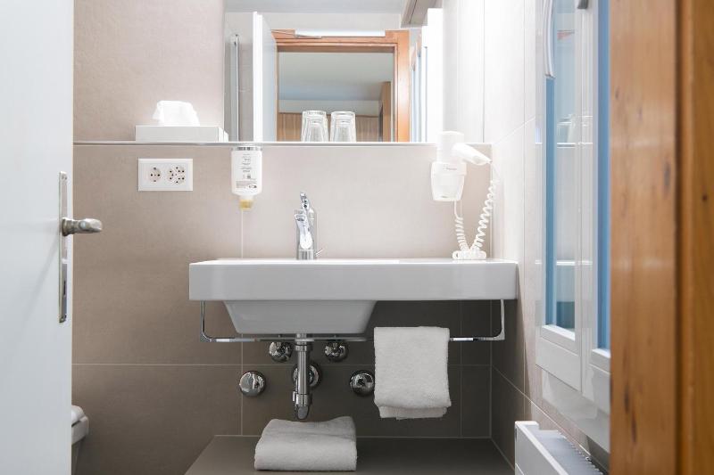 Single Room image 1