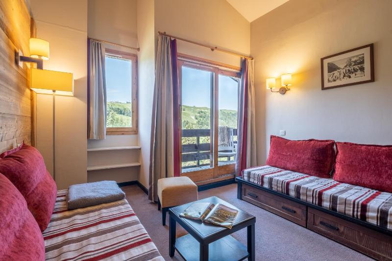 Two-Bedroom Apartment Sleeping Alcove (8 People) Mountain View image 1