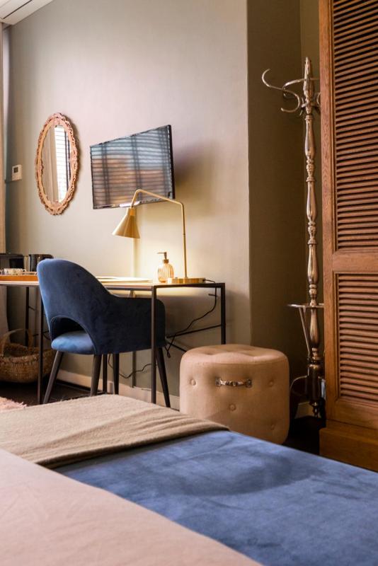 Deluxe Double Room with Bath image 3